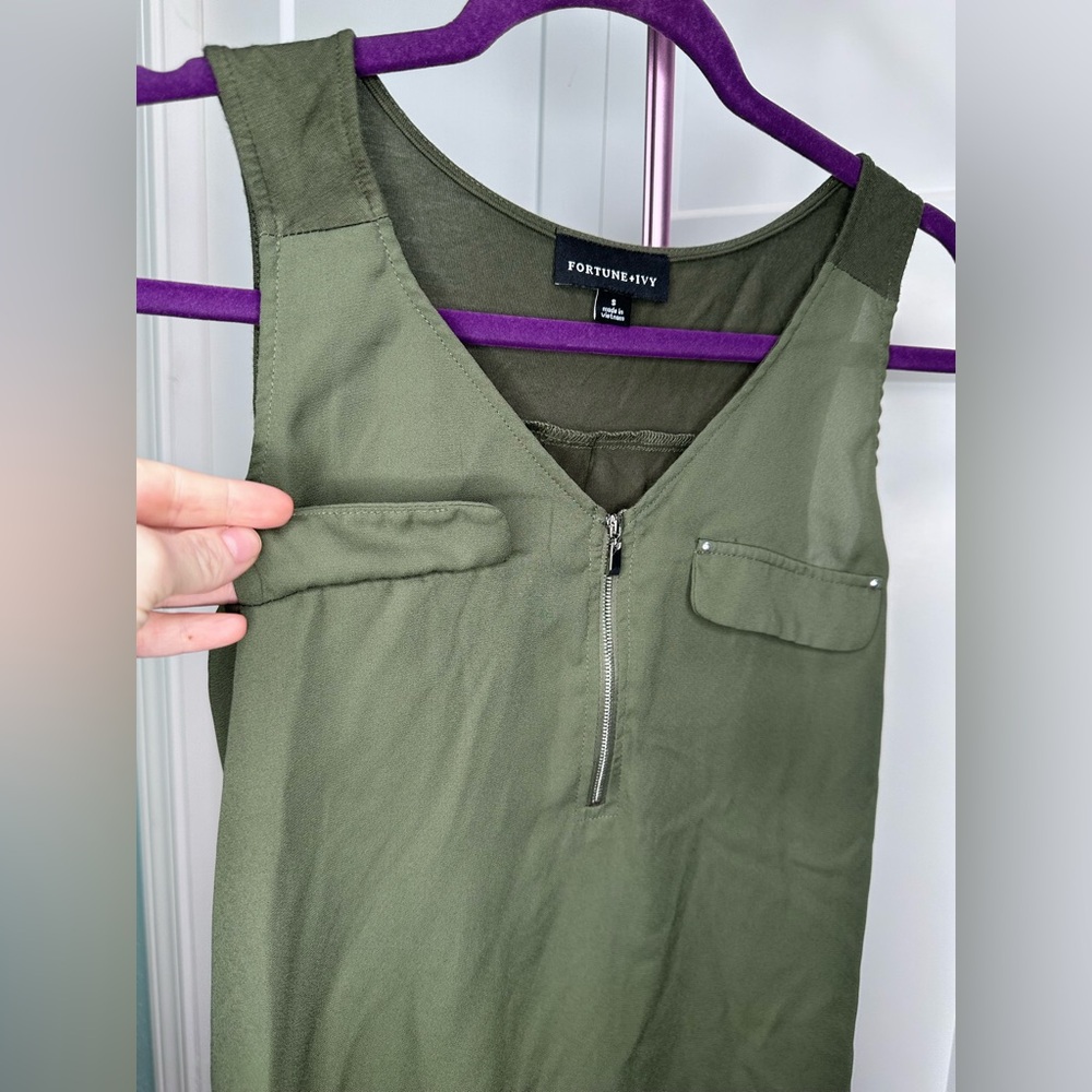 Fortune + Ivy Olive Green Zip-Front Utility top Small short sleeve